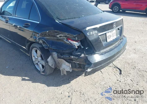 2008 Mercedes-Benz C 300 Luxury/Sport z USA, uszkodzony, nr VIN WDDGF54X78R016193